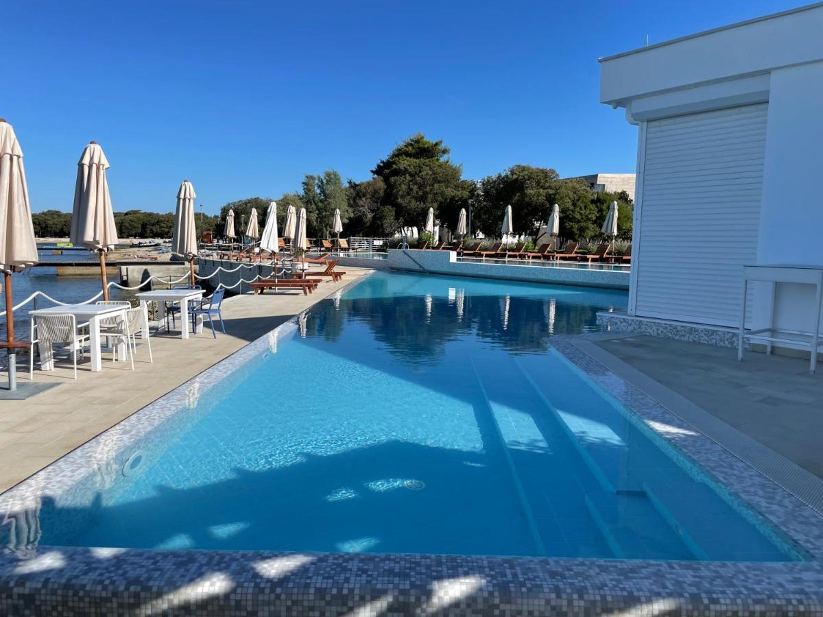 Luxury Two-Floor Apartment In Petrcane With Garden And Pool Екстериор снимка