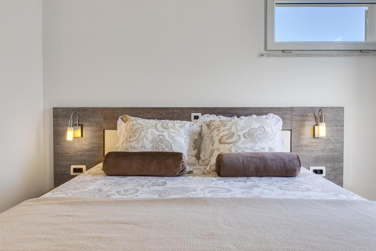 Luxury Two-Floor Apartment In Petrcane With Garden And Pool Екстериор снимка