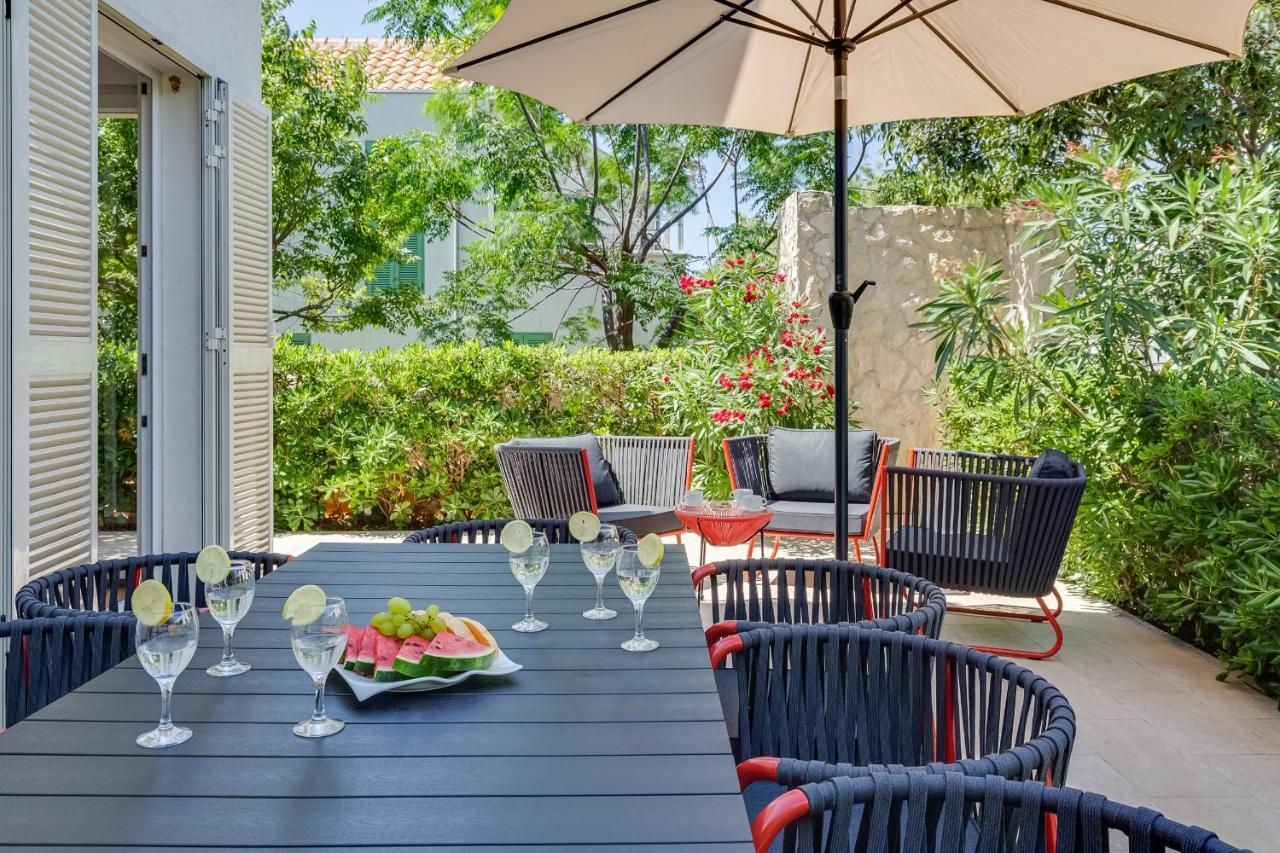 Luxury Two-Floor Apartment In Petrcane With Garden And Pool Екстериор снимка