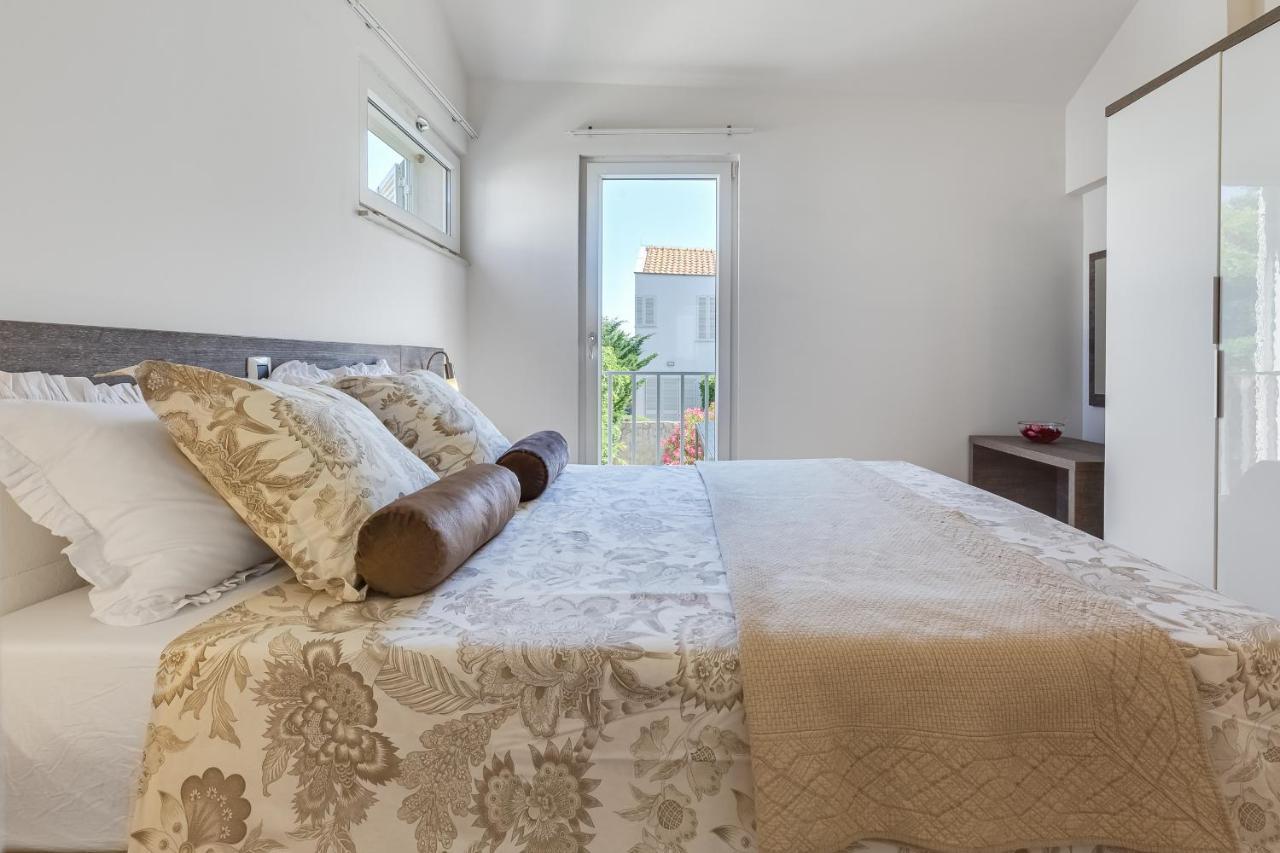 Luxury Two-Floor Apartment In Petrcane With Garden And Pool Екстериор снимка