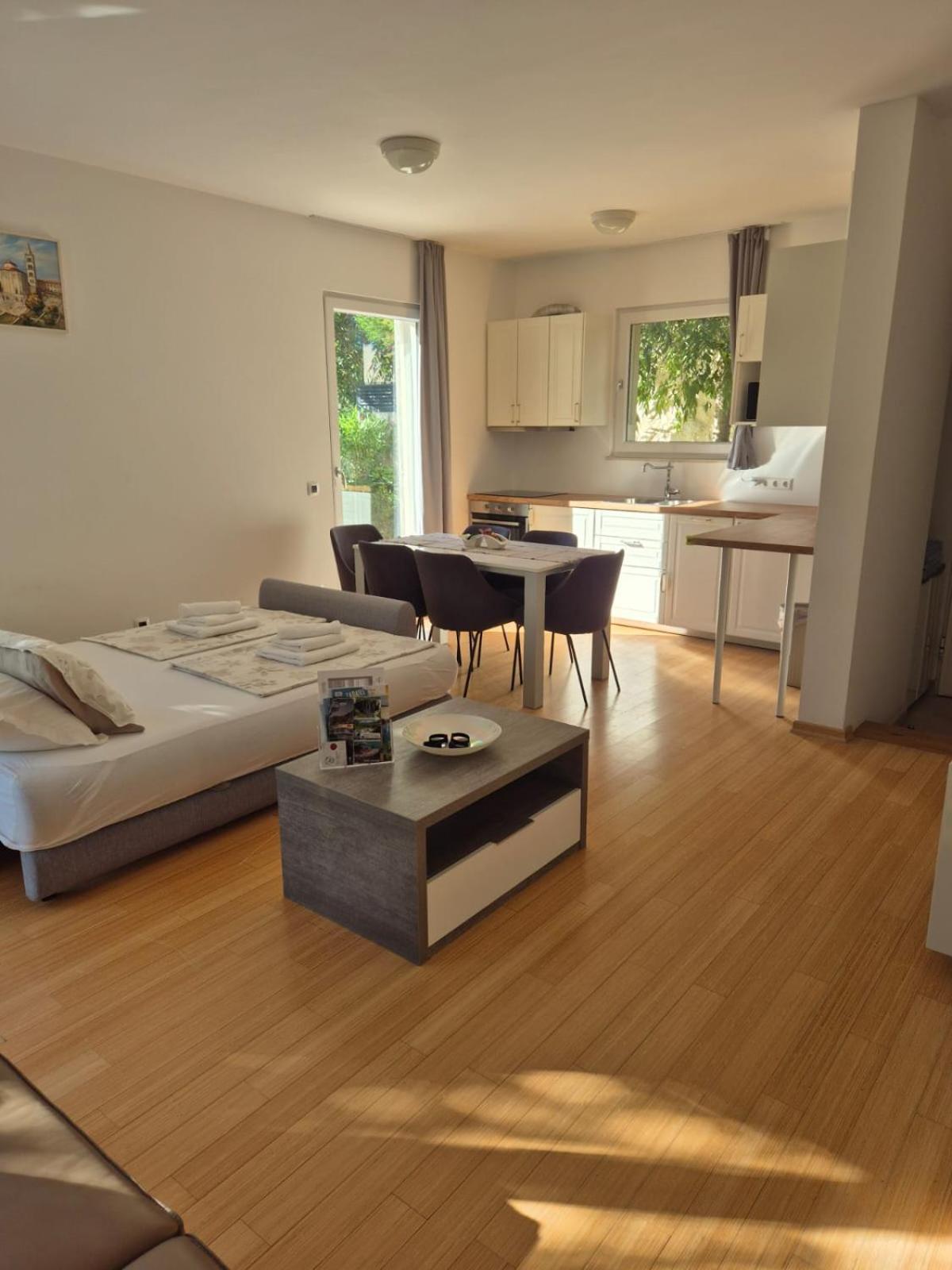 Luxury Two-Floor Apartment In Petrcane With Garden And Pool Екстериор снимка